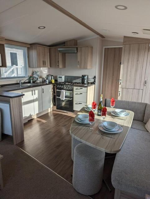 Hotel Sleeps 6 Modern And Bright Caravan Littlesea Haven Weymouth Exterior foto
